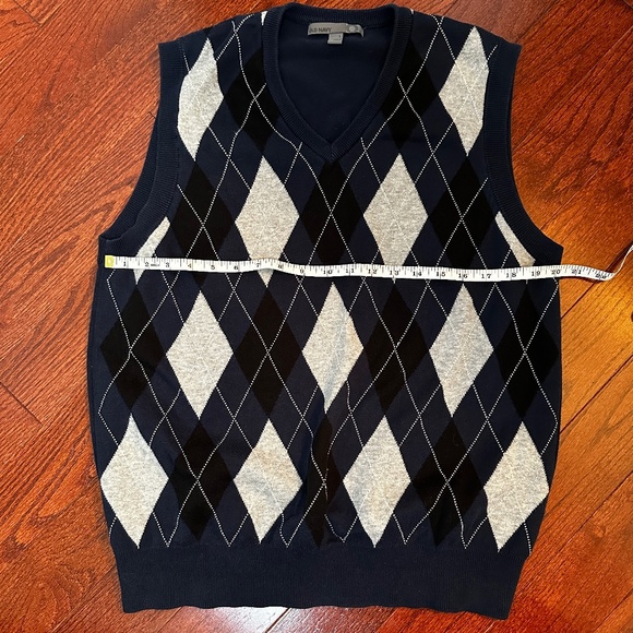 Old Navy Large Men's V-Neck Blue Argyle Sweater vest - Picture 5 of 5